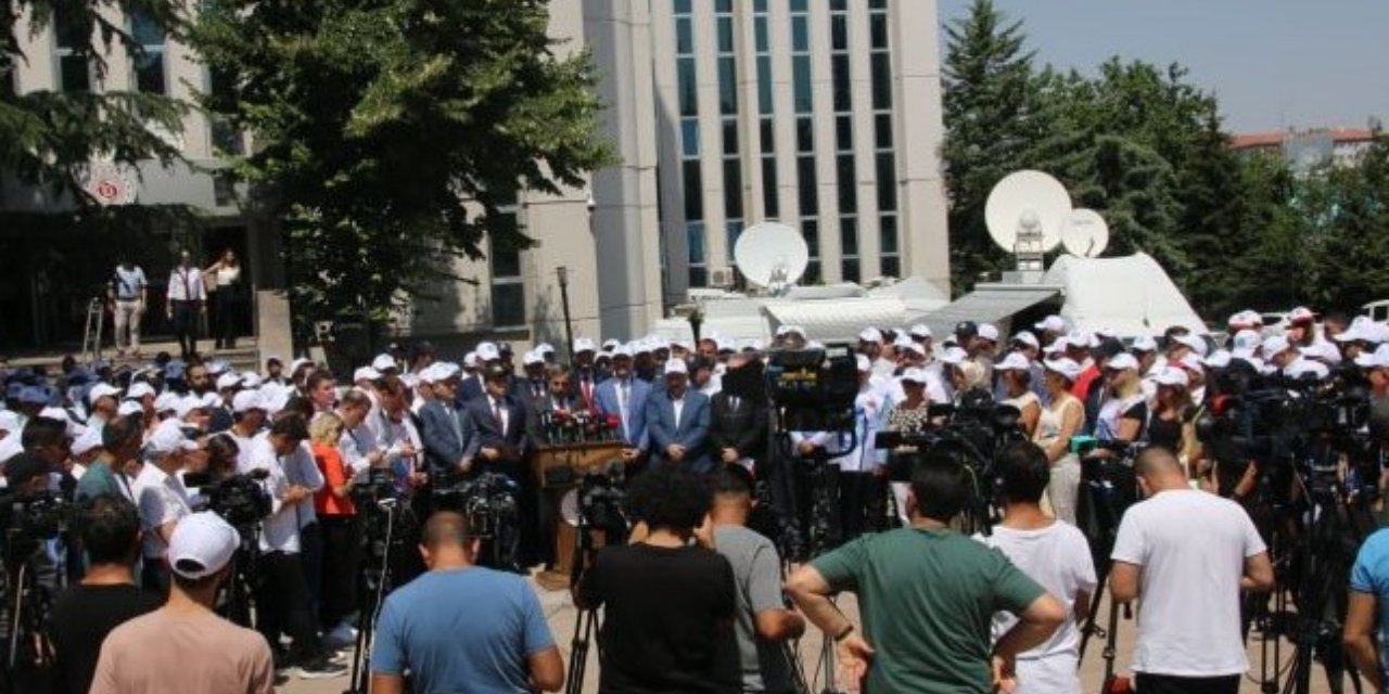 Türkiye Kamu-Sen'den hem Memur-Sen'e hem Hakem Kurulu'na tepki