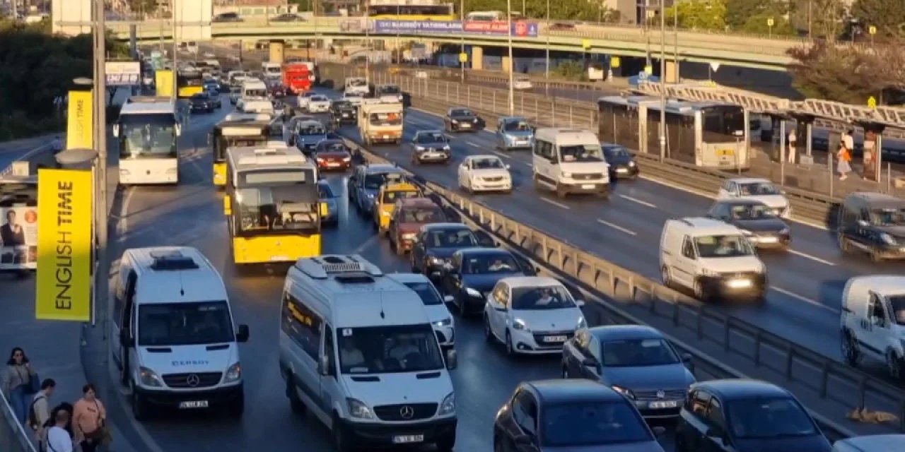 Uyum Haftası Başladı, İstanbul'da Trafik Yoğun