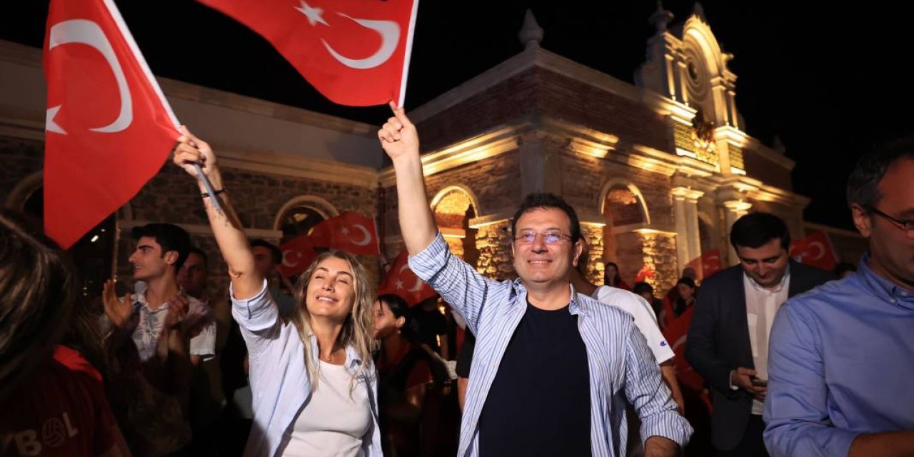 Ekrem ve Dilek İmamoğlu kadınların Avrupa Şampiyonluğu'nu böyle kutladı