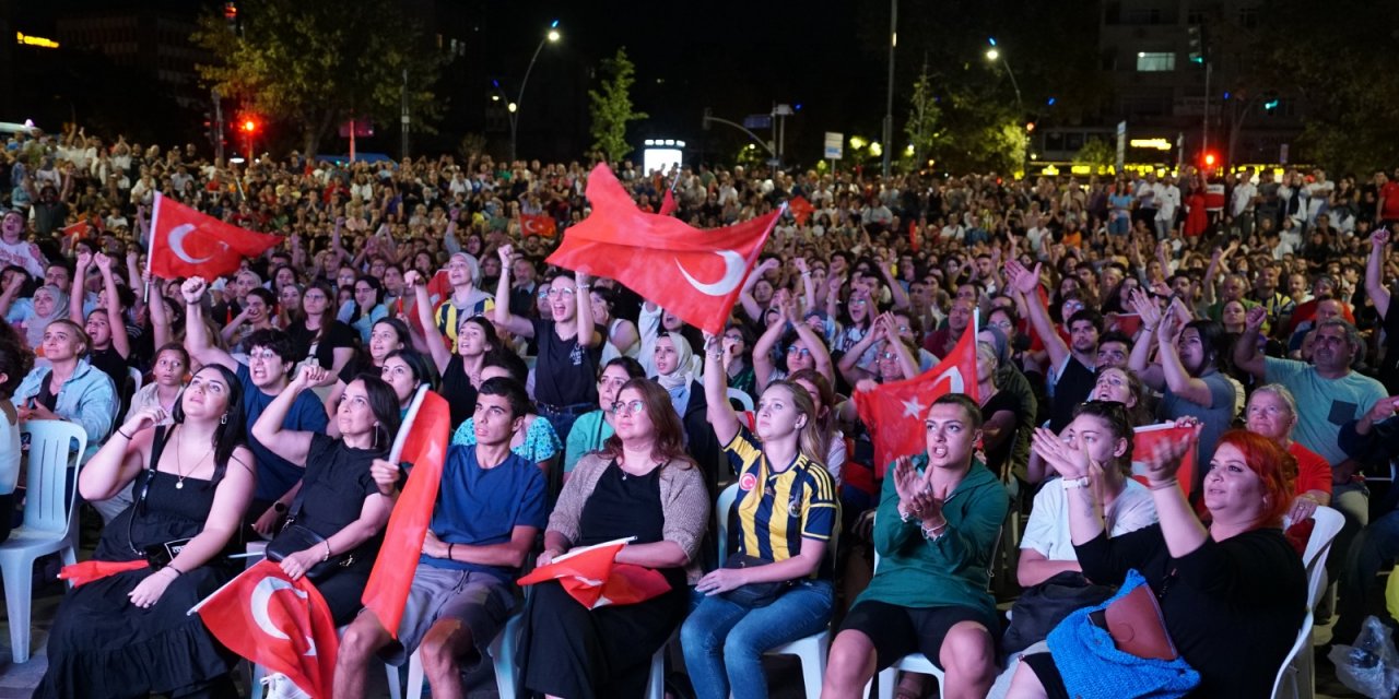 Kartallılar, Filenin Sultanları İçin Tek Yürek Oldu