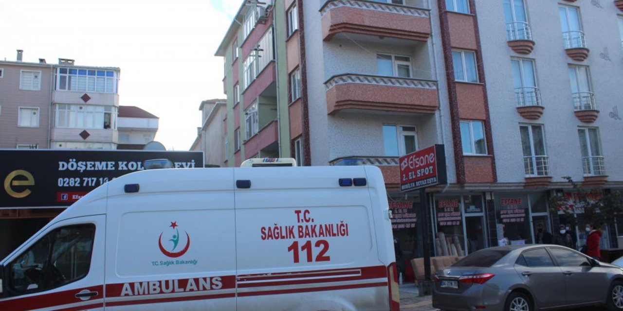 İşten geldi, eşini ölü buldu 