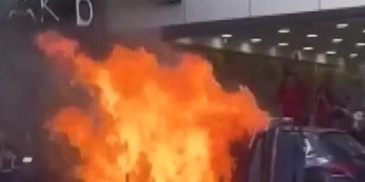 Bağcılar'da iş hanının ortak alanında satış yaptı çıkarılmak istenince ürünlerini yaktı