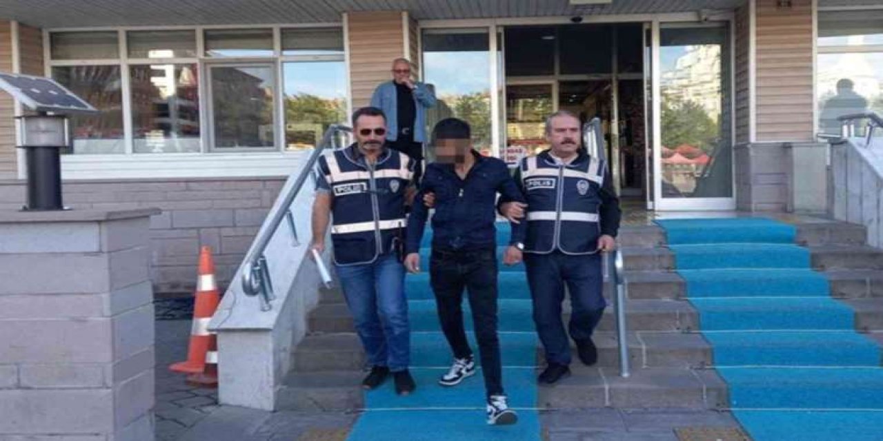 'Devlet kurumları ile ilgili aşağılayıcı içerik' paylaştığı iddiasıyla gözaltına alındı