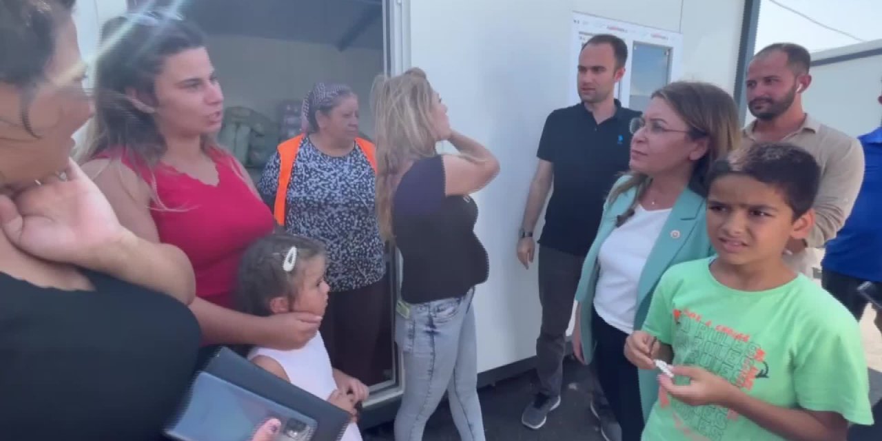 Meclis Başkanvekili Karaca, Hatay'da depremzedelerin sorunlarını dinledi