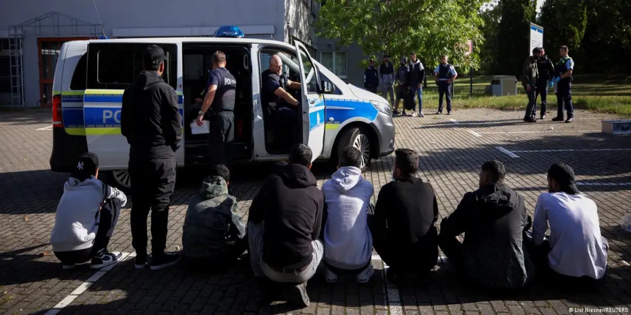 Almanya'da sığınmacı tartışması kızışıyor