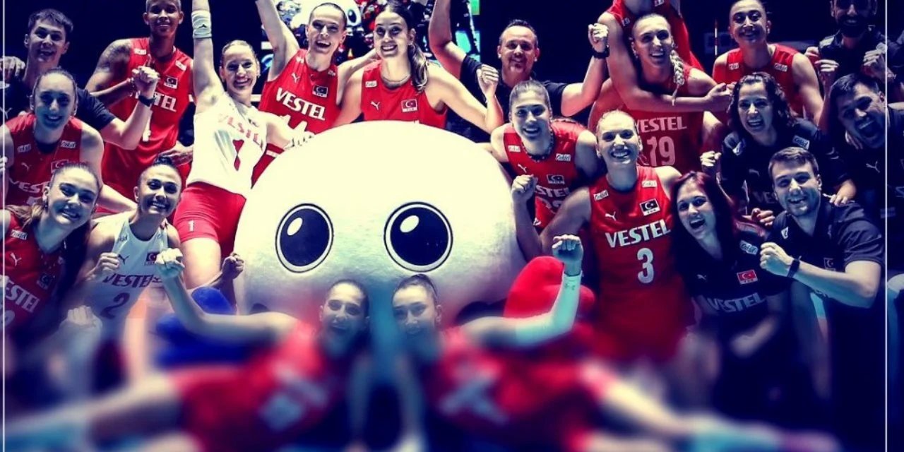 AKP'li Vekil Filenin Sultanlarının Bacaklarını Sansürledi!