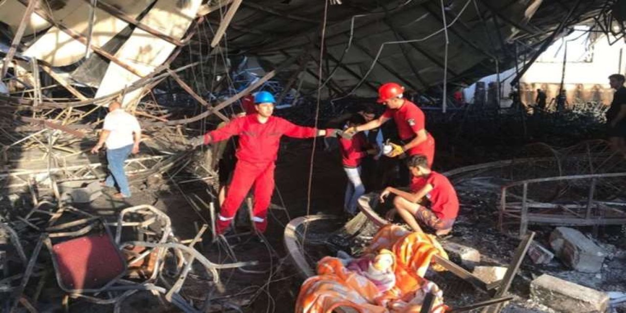 Irak’ın Musul kentinde bir düğün salonunda çıkan yangında 100 kişi öldü, 500 kişi yaralandı