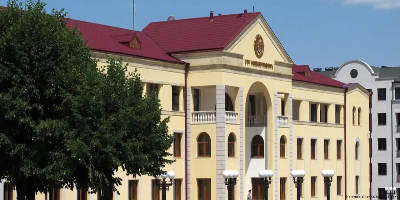 Dağlık Karabağ'daki Ermeni yönetimi kendini feshediyor