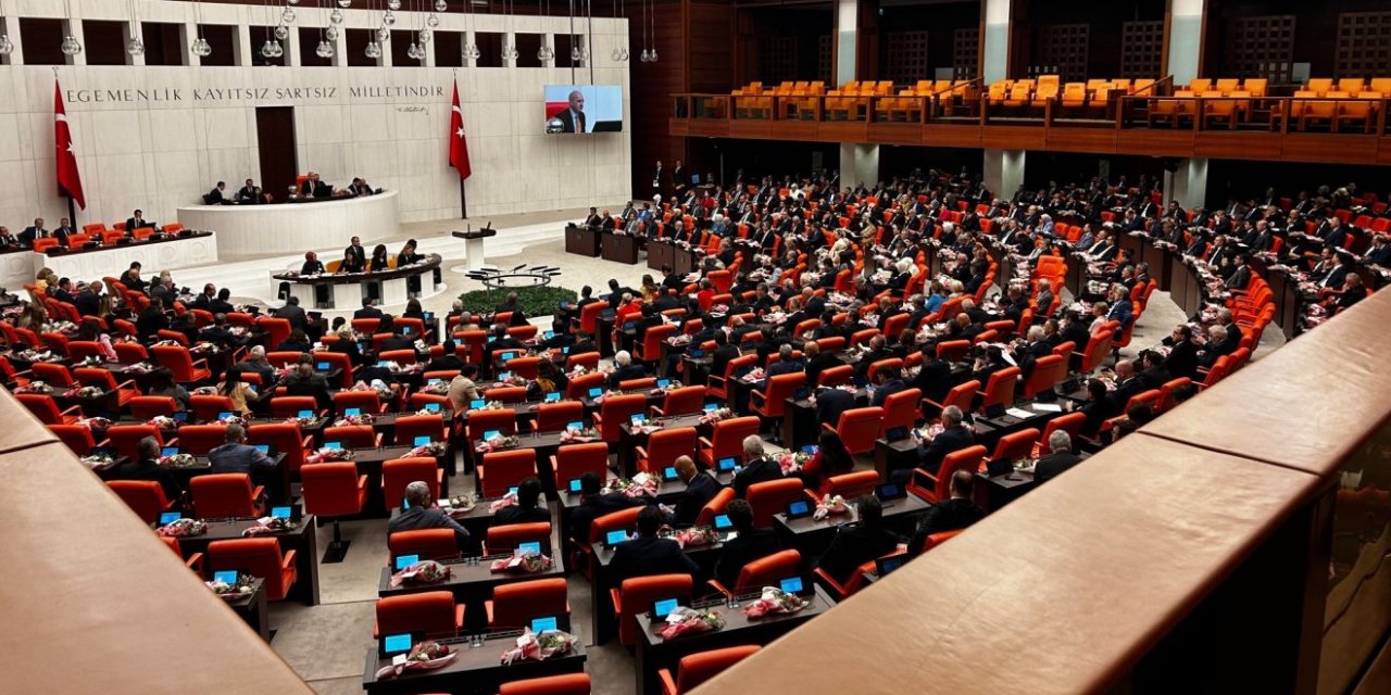 "Erdoğan bürokratlara anayasa taslağı yazdırmış, kimsenin haberi yok"