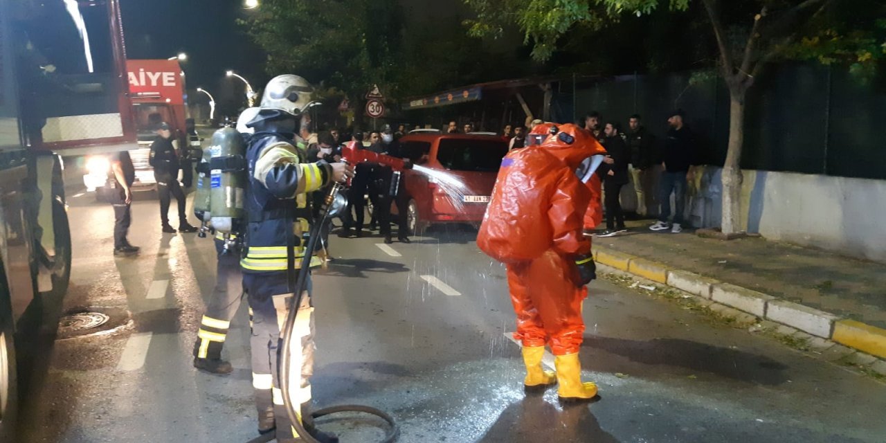 Kocaeli'de kimyasal madde bulunan depoda patlama