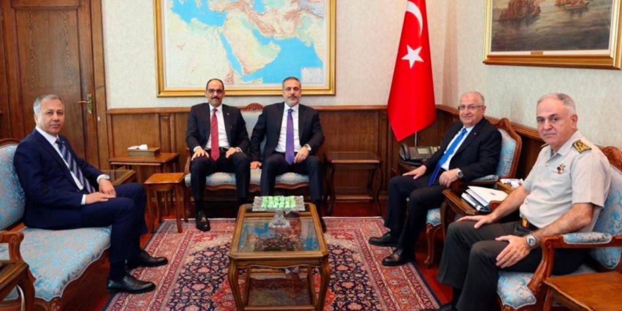 Ertuğrul Özkök: Bu fotoğrafın çekildiği 4 Ekim Çarşamba günü Ankara’da tuhaf bir şeyler oldu