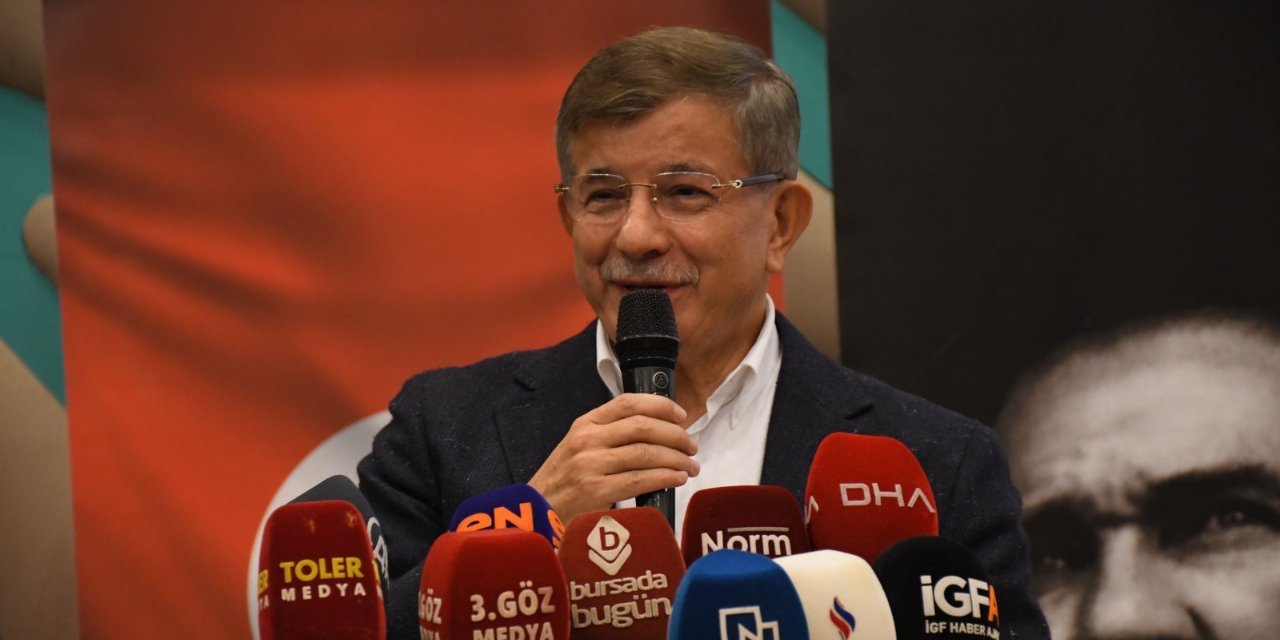 Davutoğlu'ndan anayasa mesajı: Aileyi korumak için ne yapacaksanız yanınızdayız
