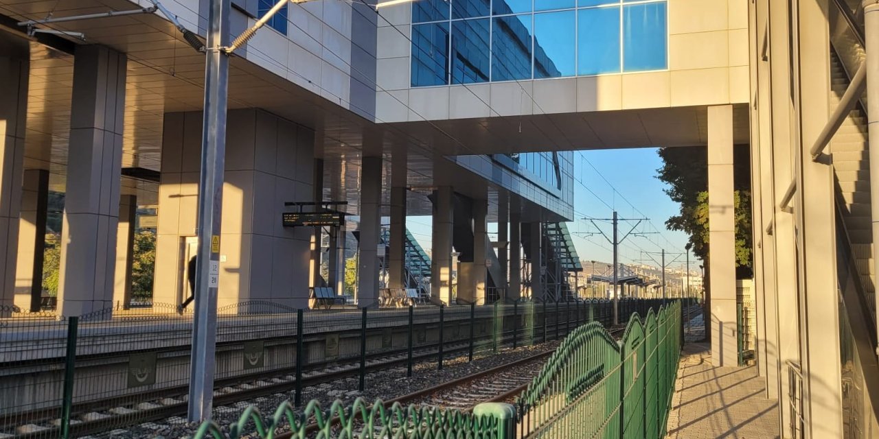 Ankara'da YHT'de test sürüşü kazası: Tren raydan çıktı, 4 kişi yaralandı