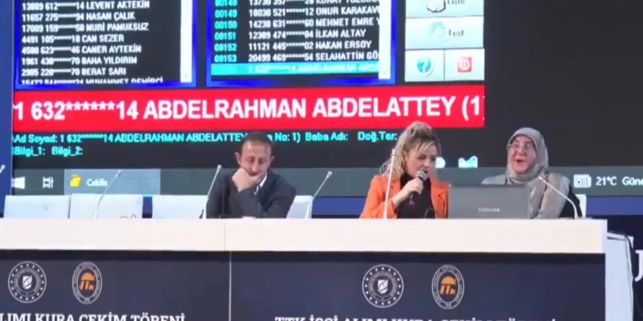 Zonguldaklı Dururken Mısırlı İşe Girdi, Salondan "Yuh" Sesleri Yükseldi