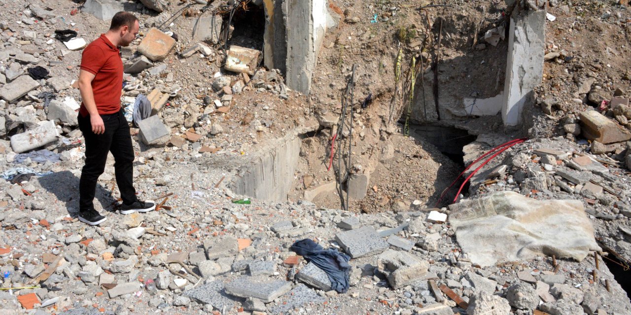 Depremde banka yıkılınca, 2 milyon liralık altını kayboldu