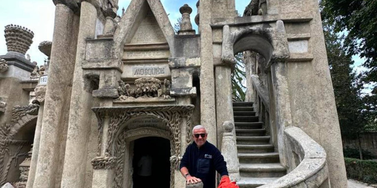 Ertuğrul Özkök: Hristiyan postacı, tek başına yaptığı bu Babil Kulesi’ne niye büyük harflerle ‘Allah’ yazdı?