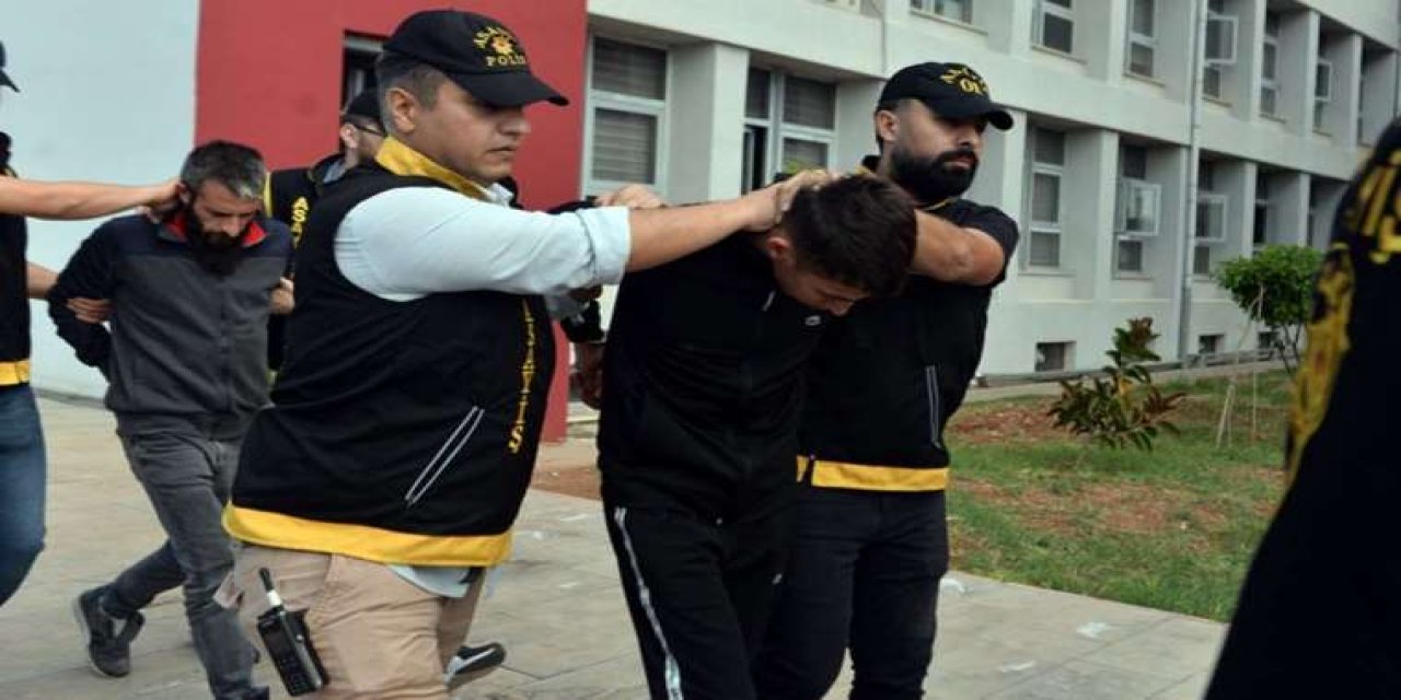 Adana'da akılalmaz olay: Eşcinsel ilişki vaadiyle gasbettiler!