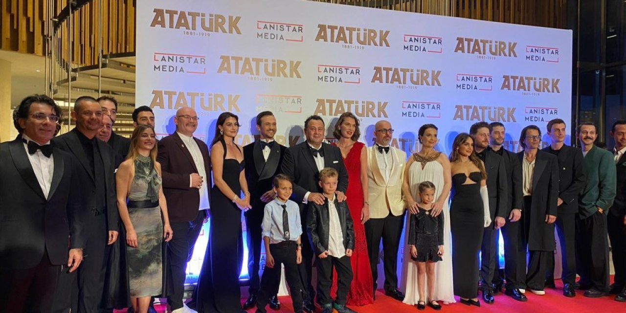 Atatürk filminin galası yapıldı, La Casa de Papel'in Helsinki'si de katıldı... İynemli: O sahnede 15 dakika kendime gelemedim