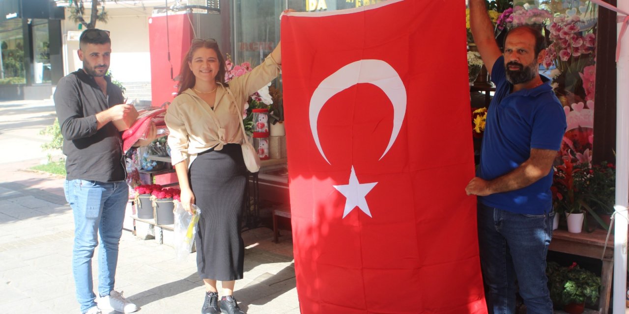 Çukurova bayraklarla donatılıyor