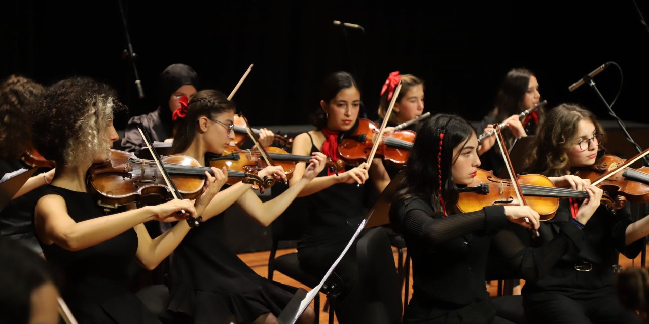 Kartal Belediyesi Gençlik Senfoni Orkestrası’ndan Cumhuriyet’in 100. Yılında Muhteşem Konser