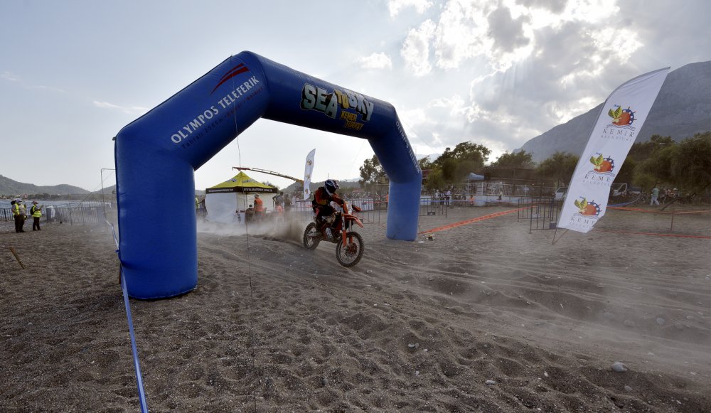 Sea to Sky’ın plaj etabını Billy Bolt kazandı