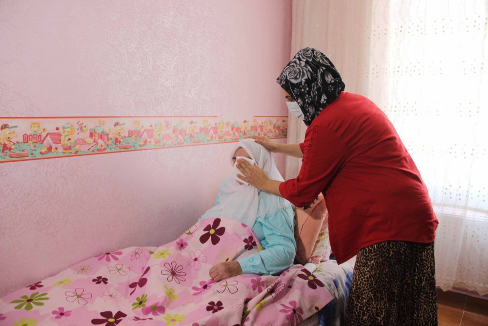 43 gün entübe edilen 87 yaşındaki kadın koronavirüsü yendi