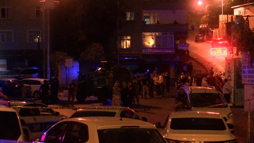 Şişli'de ekip aracına kurşun isabet etti, 2 kişi gözaltına alındı 