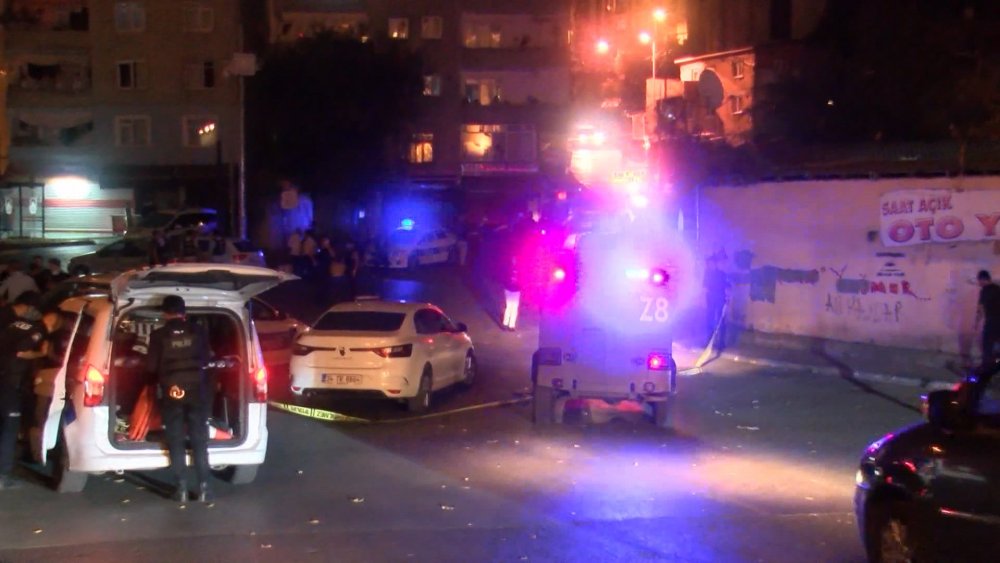Şişli'de ekip aracına kurşun isabet etti, 2 kişi gözaltına alındı 