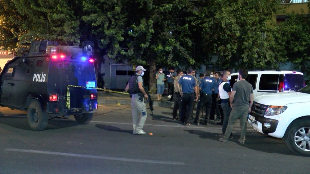 Diyarbakır'da 'domates atma' kavgası: 6 yaralı