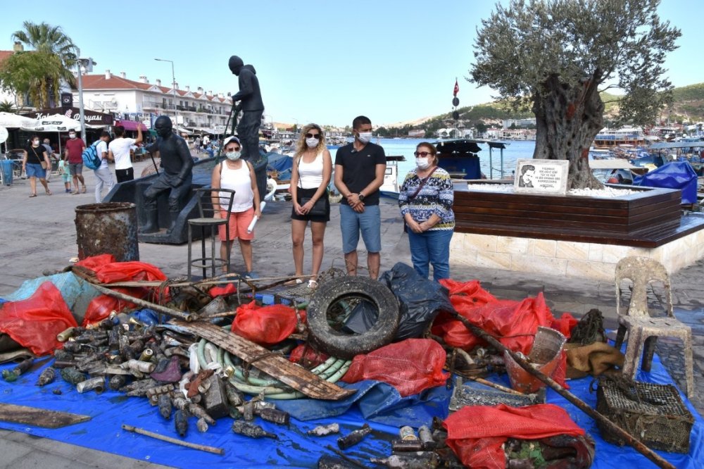 Foça'da doğayı duyarsız eller kirletti, çevre dostu eller temizledi