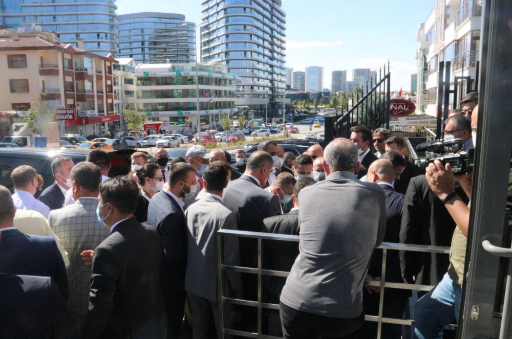 İYİ Parti'de gerginlik