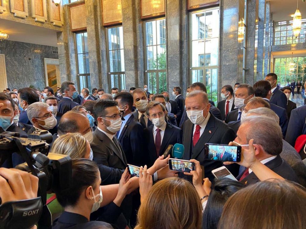 Cumhurbaşkanı Erdoğan; Meclis'te önemlerinin olmadığını söylediği HDP için,'' Onların her zaman yeri ya dağdır ya sokaktır" dedi.