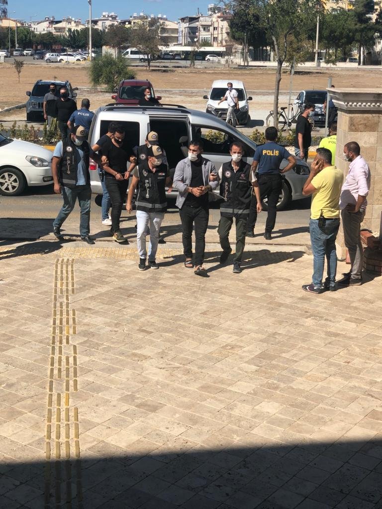 Didim'de uyuşturucu tacirlerinin evinden cephanelik çıktı: 2 tutuklama