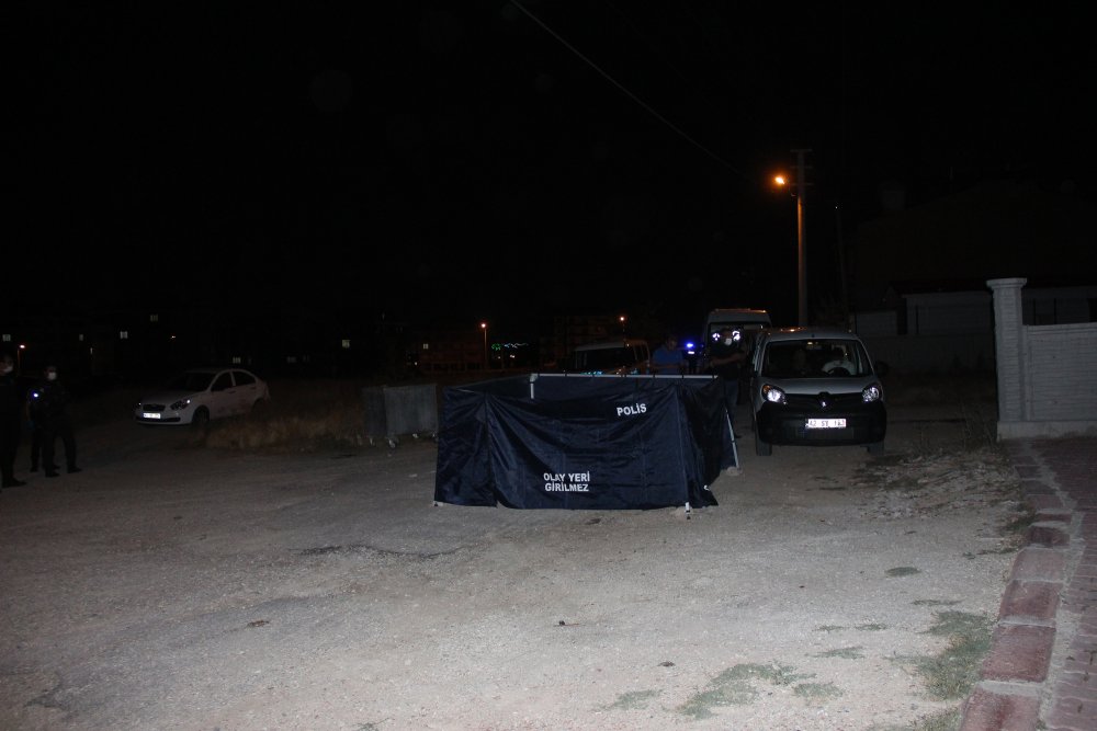 Genç kadın birlikte yaşadığı sevgilisini öldürdü