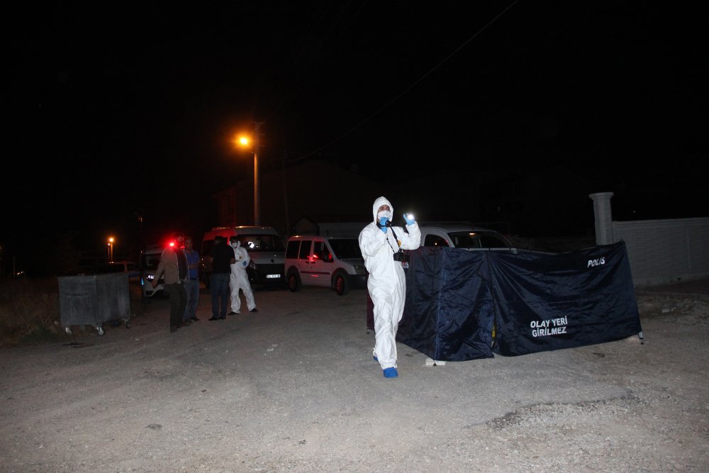 Genç kadın birlikte yaşadığı sevgilisini öldürdü