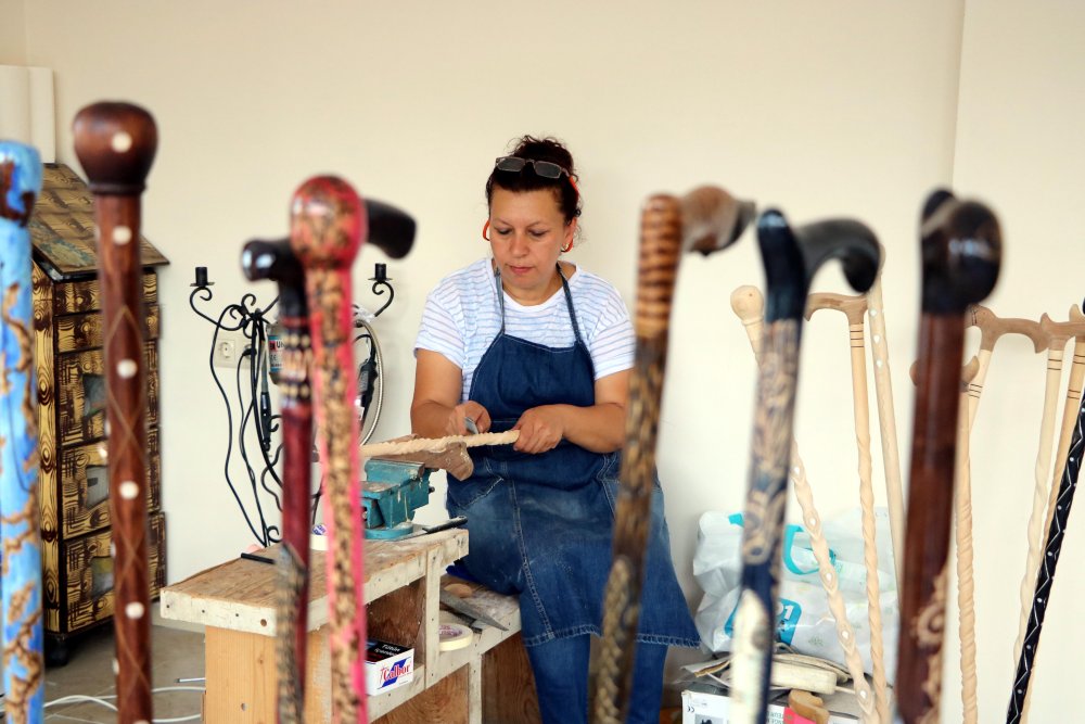 Devrek bastonu kadın eliyle daha güzel