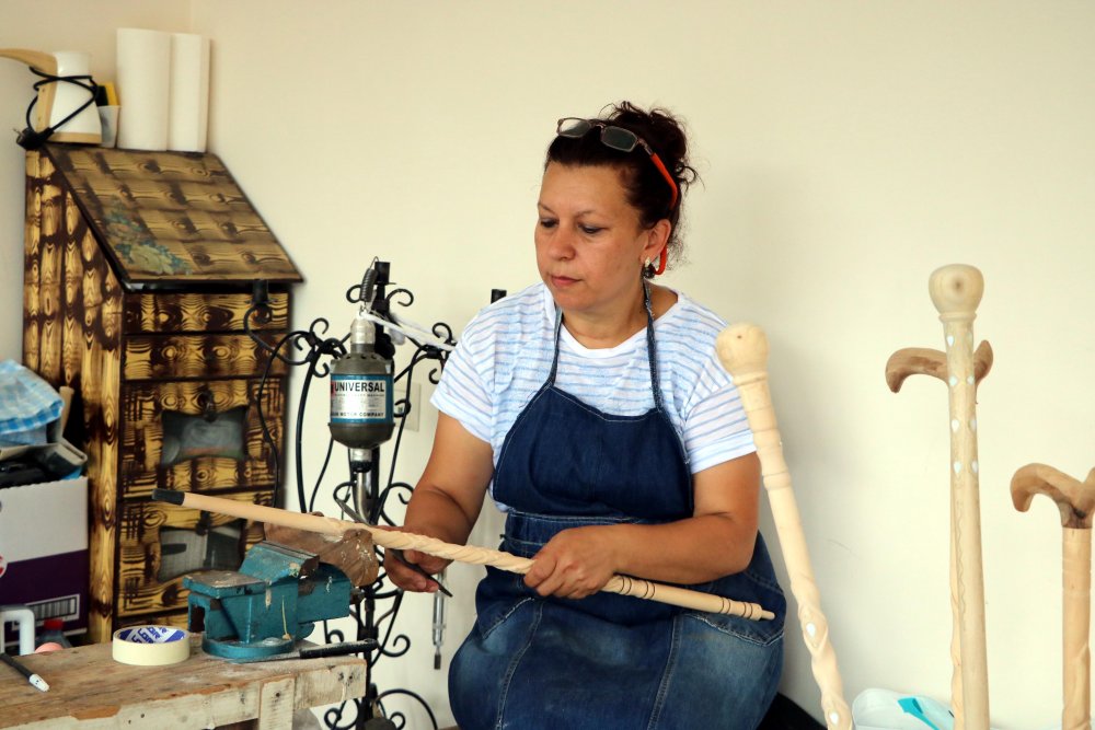 Devrek bastonu kadın eliyle daha güzel