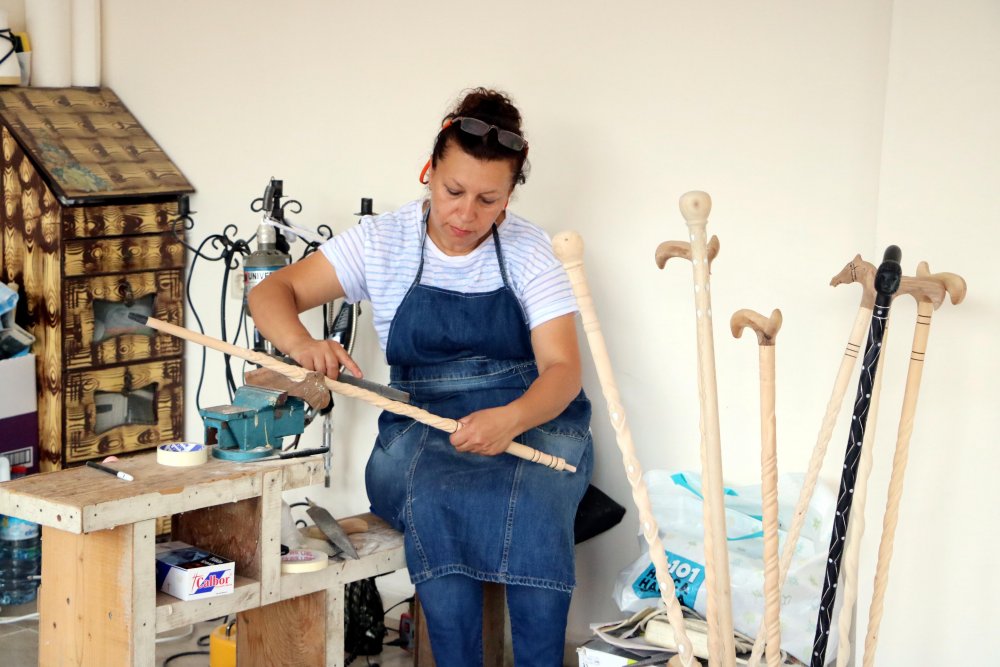 Devrek bastonu kadın eliyle daha güzel