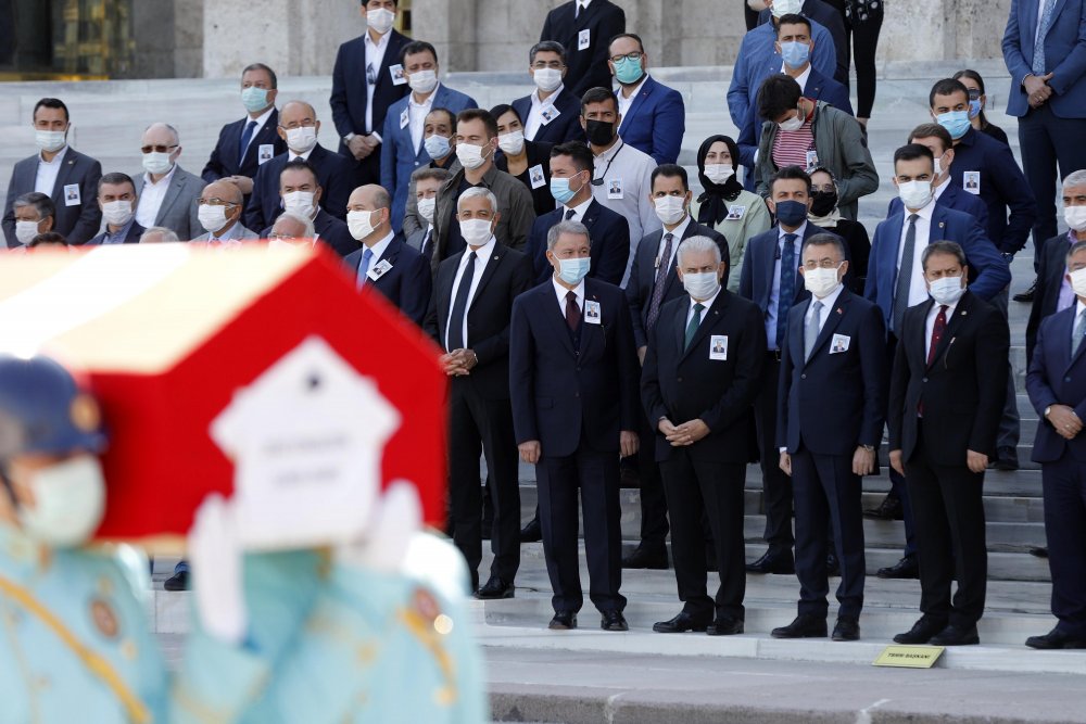 Eski Bakan Ergezen için TBMM'de tören