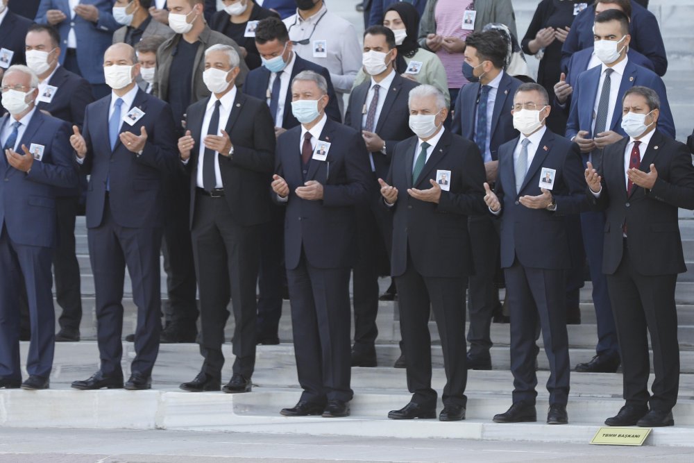 Eski Bakan Ergezen için TBMM'de tören
