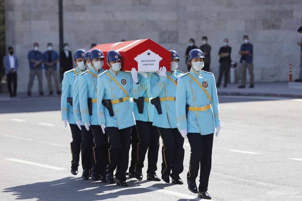 Eski Bakan Ergezen için TBMM'de tören
