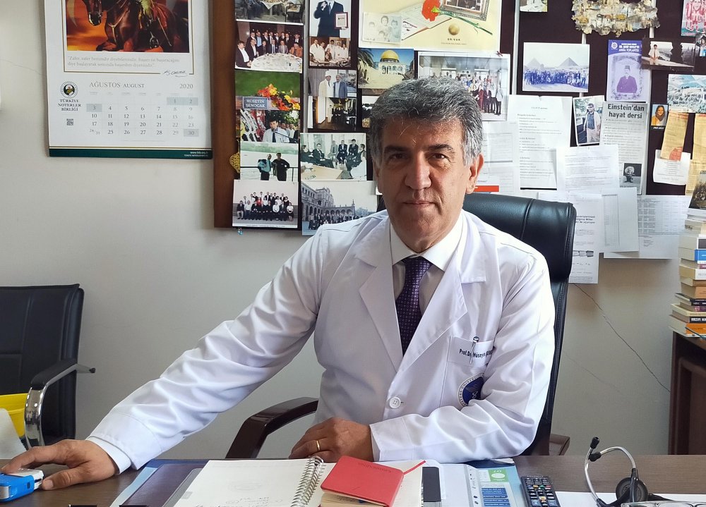 Profesör, vefa borcunu 180 bin TL'lik eko kardiyografi cihazı ile ödedi