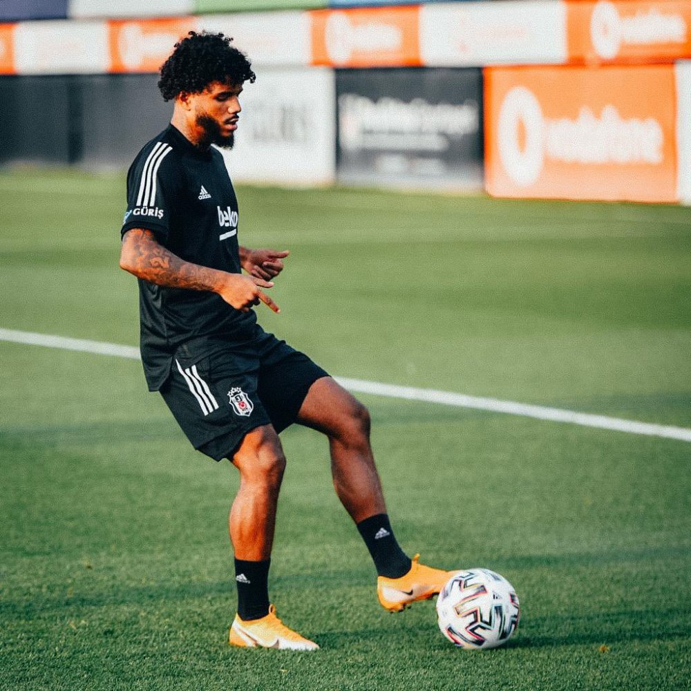 Valentin Rosier, Beşiktaş ile ilk antrenmanına çıktı