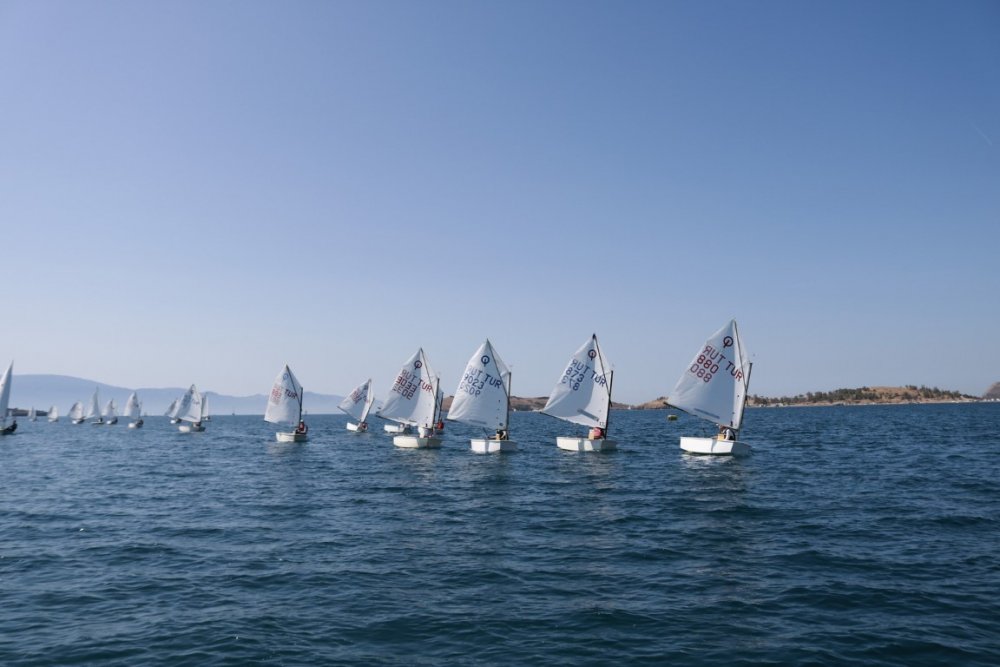 Yelkenciler Foça'da antrenmanlara başladı