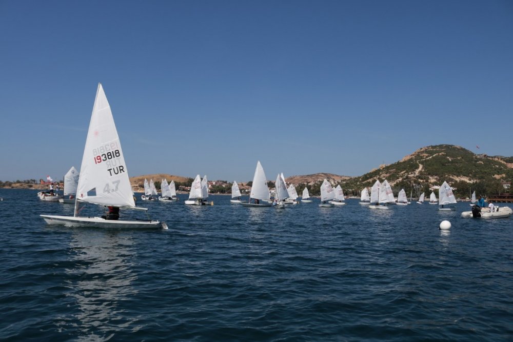 Yelkenciler Foça'da antrenmanlara başladı