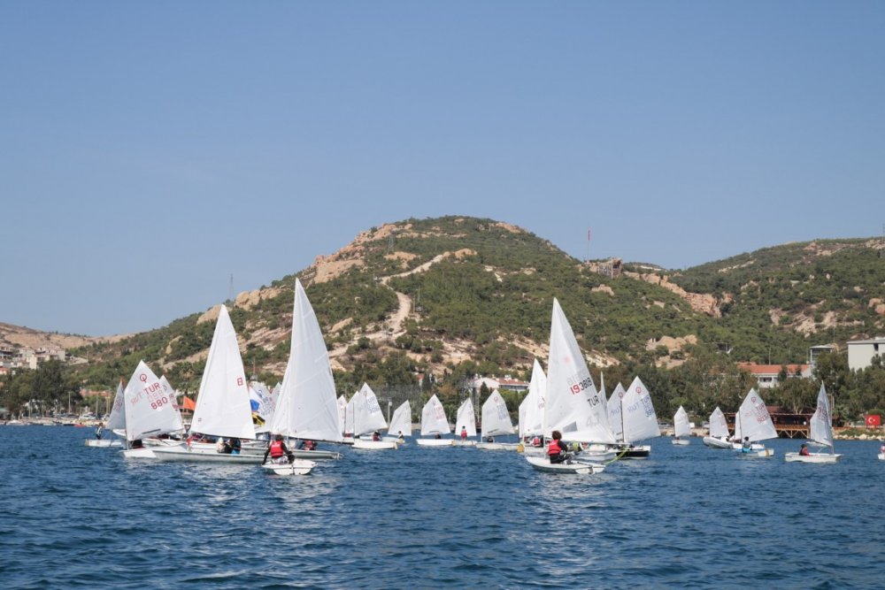 Yelkenciler Foça'da antrenmanlara başladı