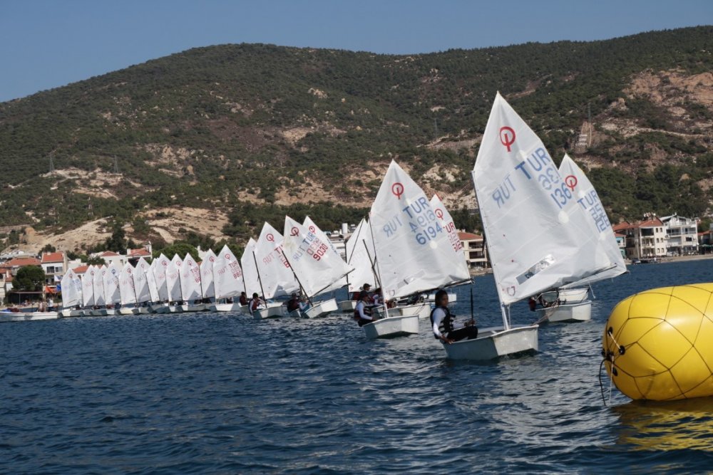 Yelkenciler Foça'da antrenmanlara başladı