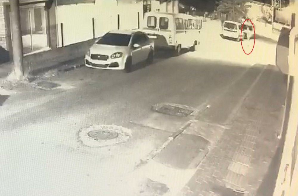 İçinde 650 bin TL olan kasayı çalan 4 kişi, güvenlik kamerasından yakalandı