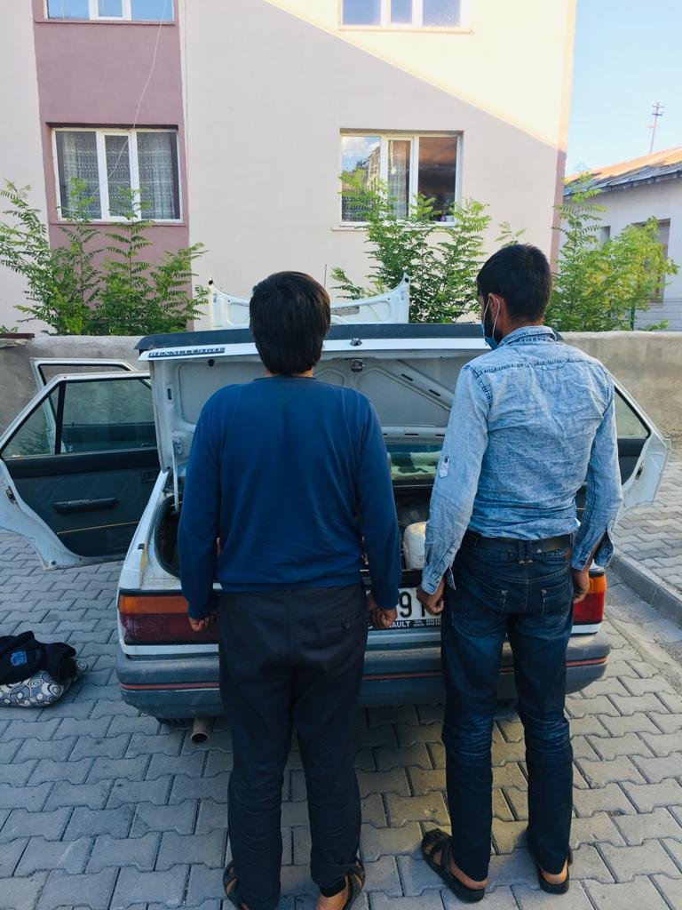 Tuzakla yırtıcı kuşları yakalayan 3 kişiye 176 bin lira ceza