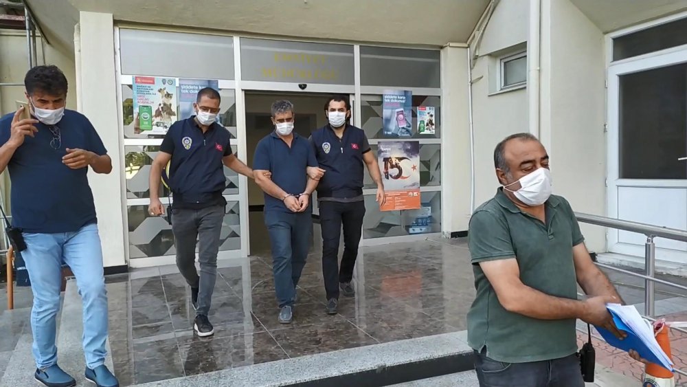 Çocuklarına şiddeti canlı yayınlayan babaya gözaltı